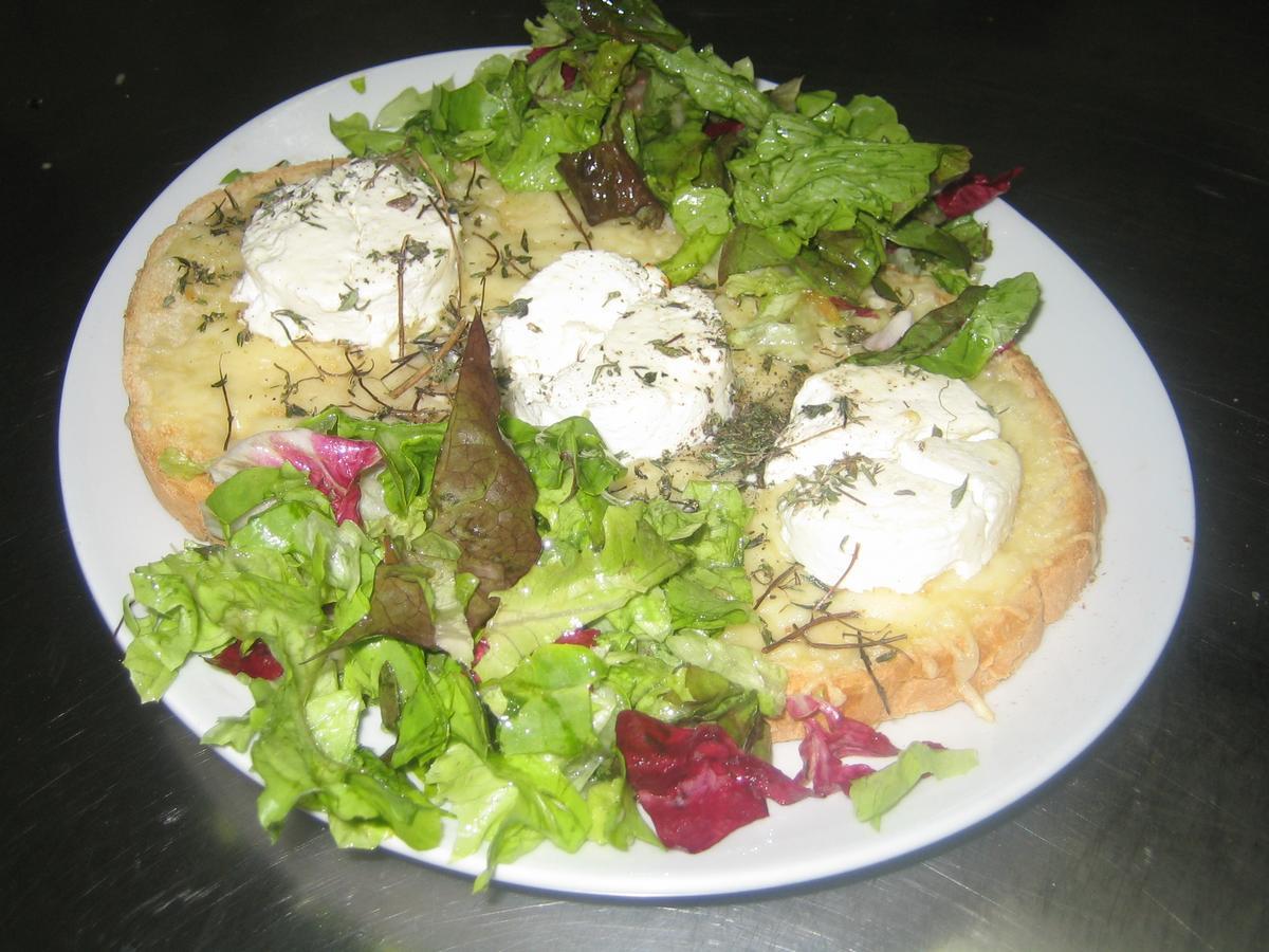 ホテル Logis De L'Europe Restaurant Le Cepage Corbigny エクステリア 写真