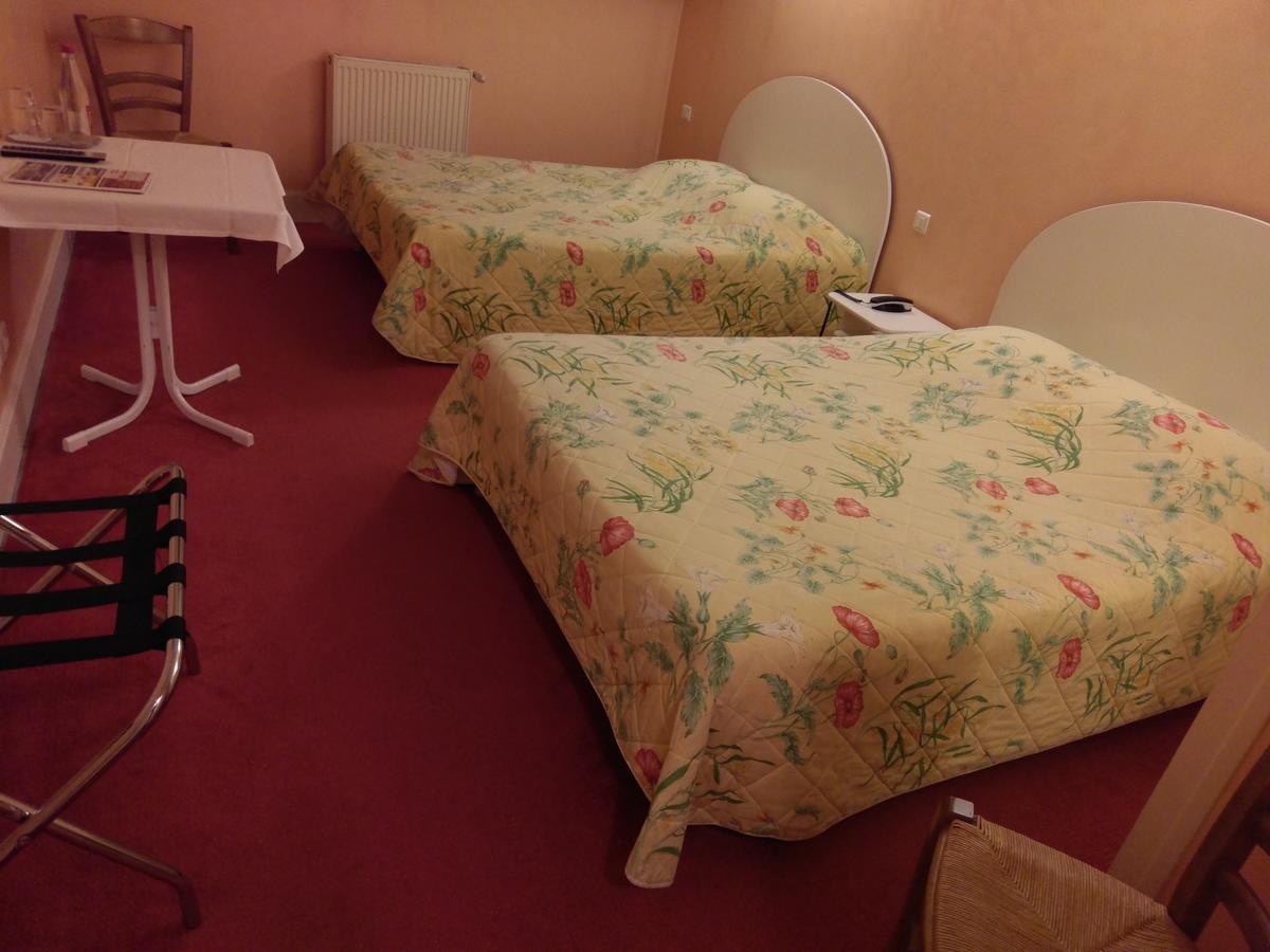 ホテル Logis De L'Europe Restaurant Le Cepage Corbigny エクステリア 写真
