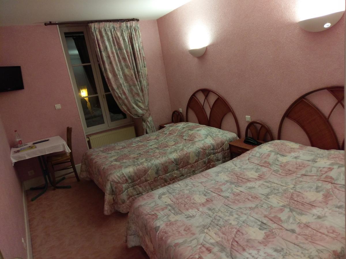 ホテル Logis De L'Europe Restaurant Le Cepage Corbigny エクステリア 写真