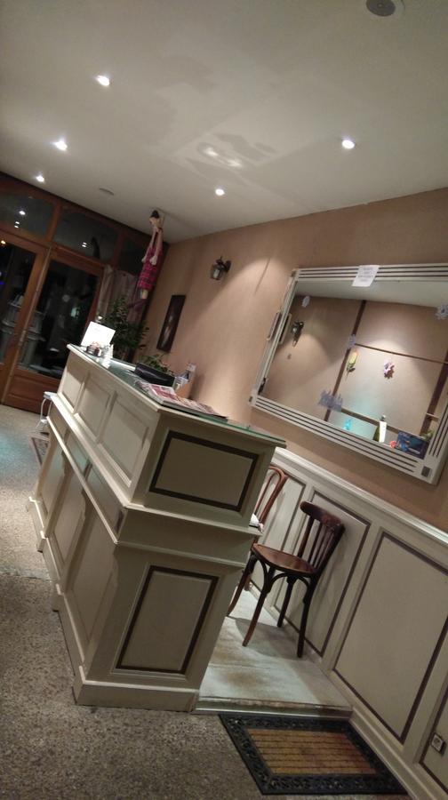 ホテル Logis De L'Europe Restaurant Le Cepage Corbigny エクステリア 写真