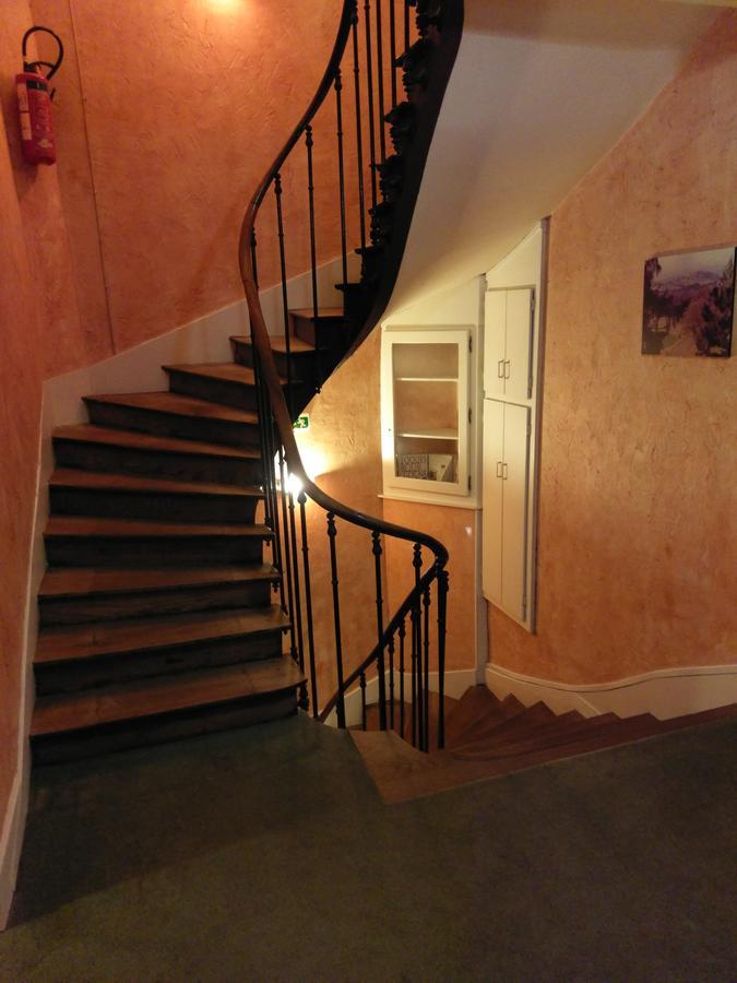 ホテル Logis De L'Europe Restaurant Le Cepage Corbigny エクステリア 写真