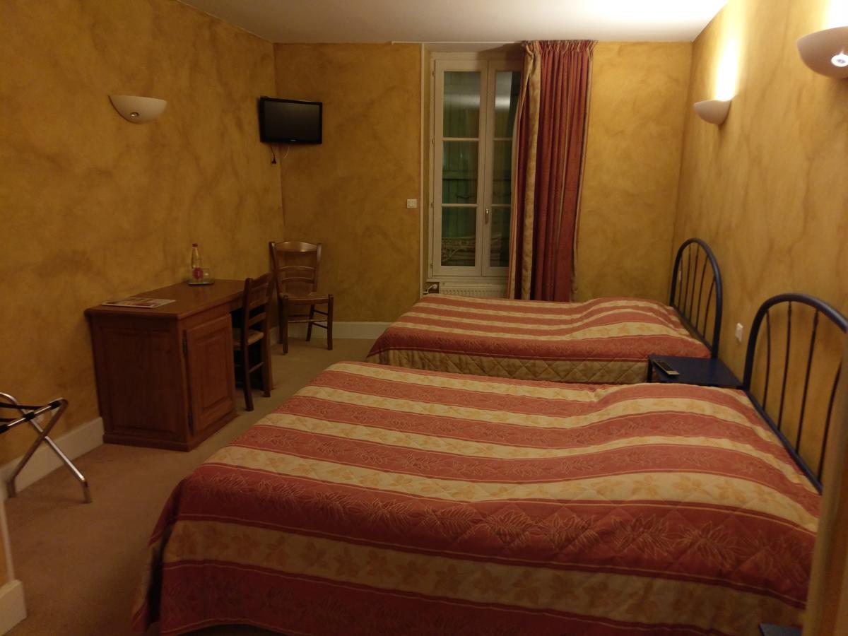 ホテル Logis De L'Europe Restaurant Le Cepage Corbigny エクステリア 写真